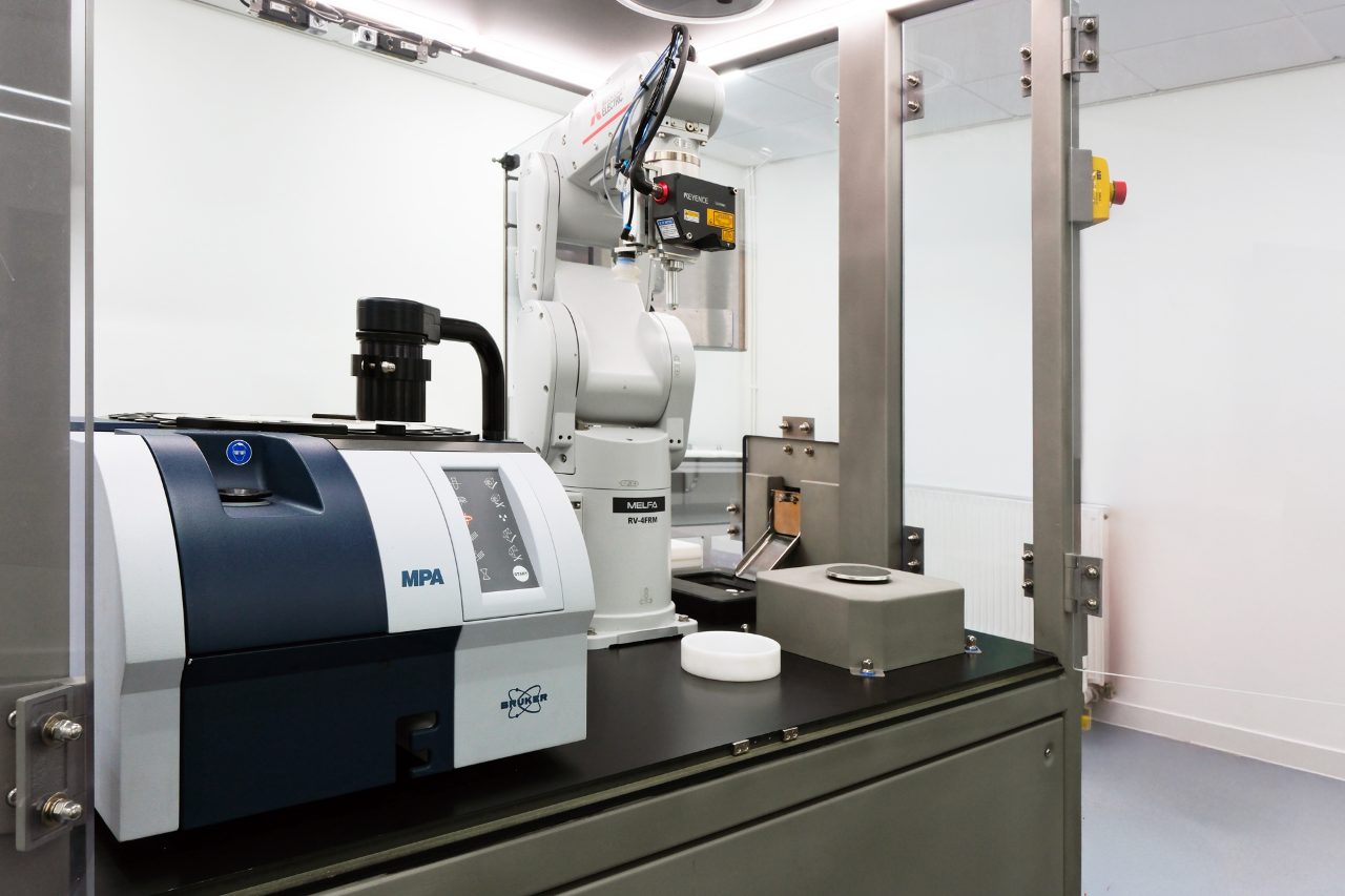 Discovery of small molecules that target RNA. NMR is the method of choice.